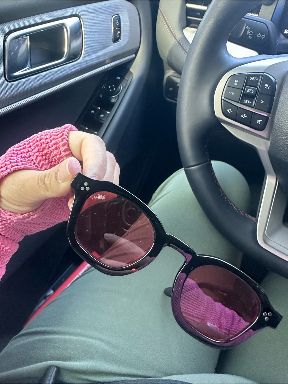 Women’s Black Frame Sunglasses with Pink Lenses
